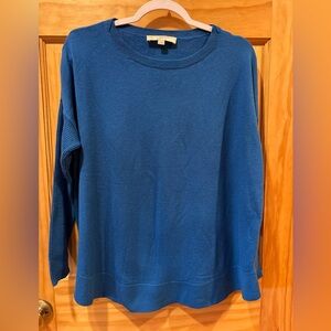 Ann Taylor LOFT blue crew neck sweater rounded hem women’s L